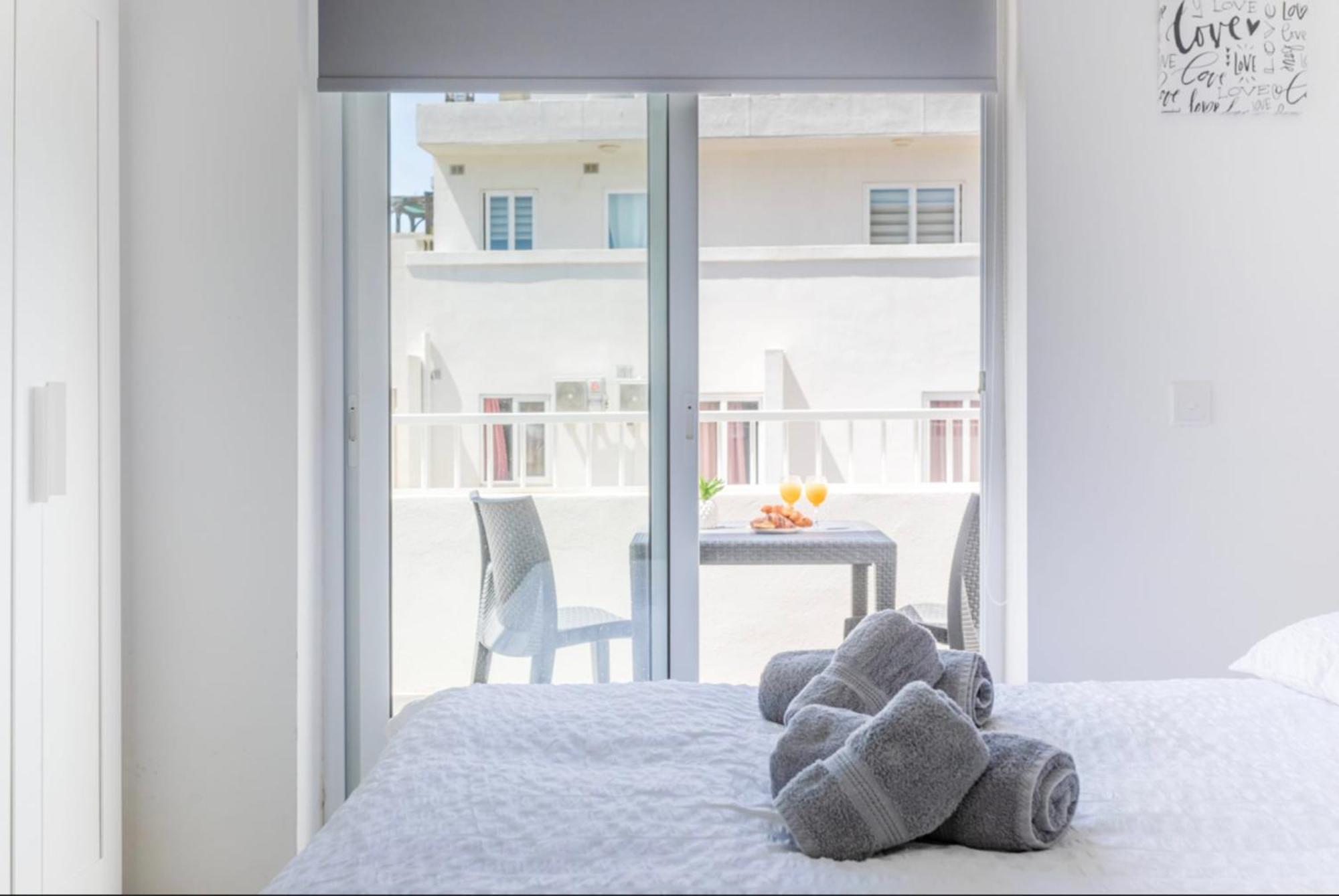 Saint Julian - Lovely Apartment With Terrace - Cityapartmentstay Saint Julian's 外观 照片